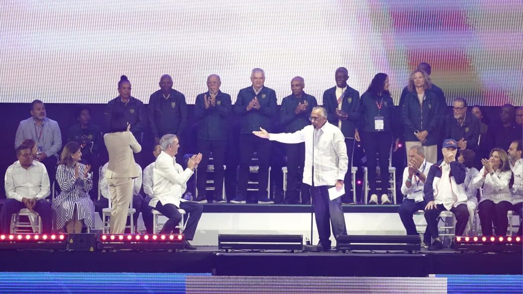 Luisín Mejía Oviedo en el podio durante la ceremonia de clausura de los Juegos Centroamericanos y del Caribe Santo Domingo 2026