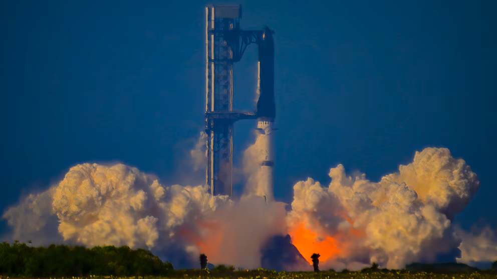Cohete Starship de SpaceX en la plataforma de lanzamiento de Starbase en Boca Chica, Texas