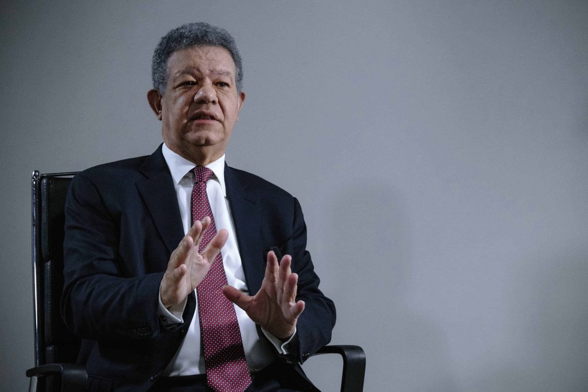 Leonel Fernández en el corte de cinta de la Casa de Convergencia Ciudadana en Gazcue