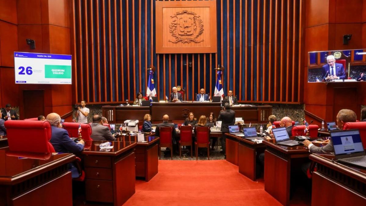 Senadores de República Dominicana durante sesión plenaria en el Senado de la República en Santo Domingo