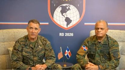 General Francis Donovan del SOUTHCOM y el ministro de Defensa dominicano Carlos Fernández Onofre durante la cumbre A3C en Santo Domingo