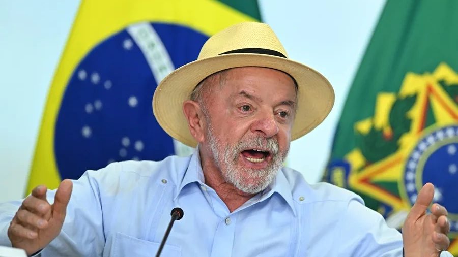 Luiz Inácio Lula da Silva celebrando su reelección como presidente de Brasil el 25 de octubre de 2026