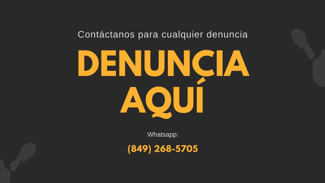 Logotipo del pájaro de Twitter junto al logo de X Corp en pantalla de celular durante disputa legal