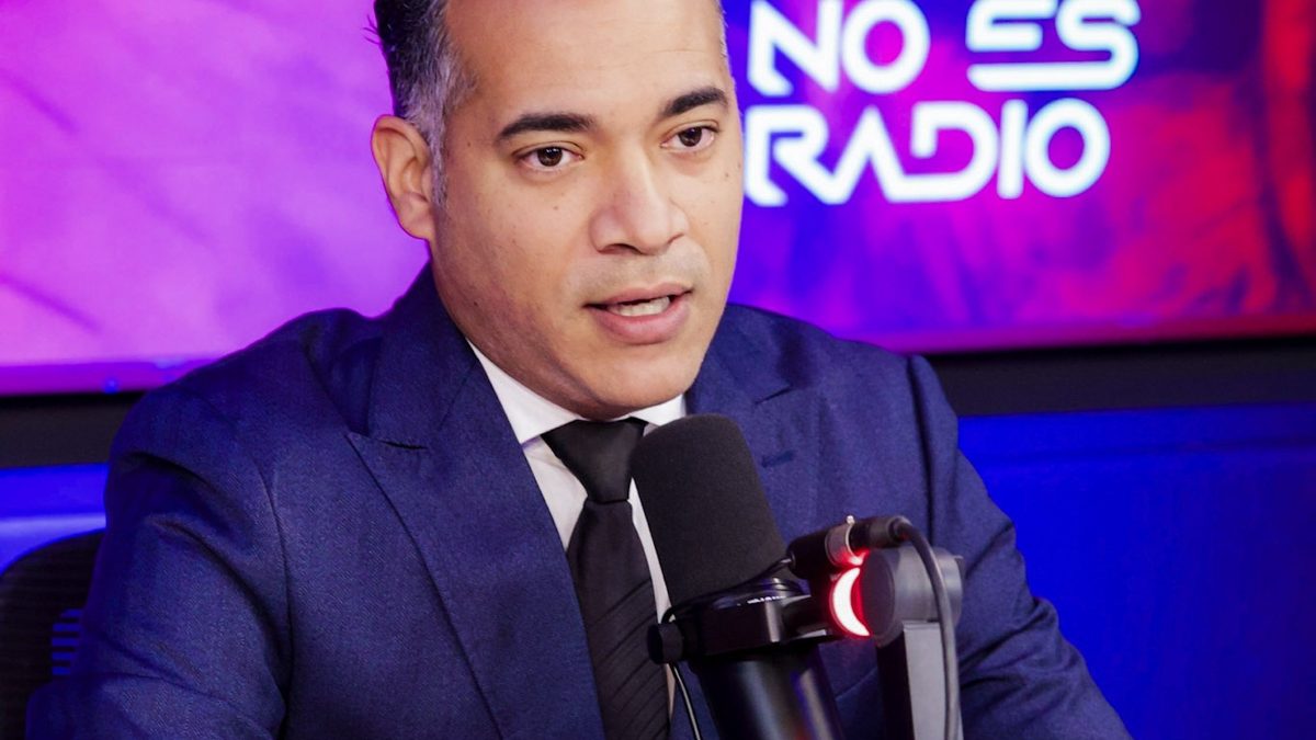 José Martínez Brito hablando en panel de Esto No es Radio Show sobre el caso de Edwin Encarnación y Karen Yapoort