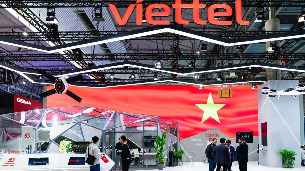 Sede de INDOTEL en Santo Domingo durante el anuncio de la concesión a Viettel para operar en República Dominicana