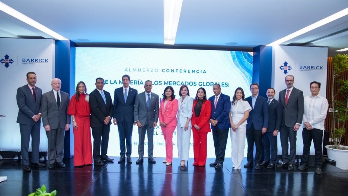 Ministro Joel Santos habla en almuerzo-conferencia de Adoexpo sobre crecimiento de la minería dominicana