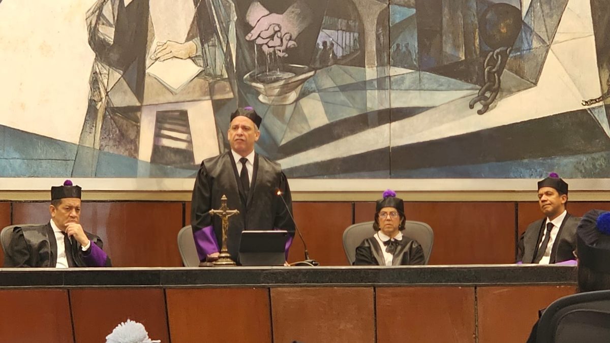 Magistrado Luis Henry Molina durante la XXXIX Juramentación de Abogados en República Dominicana