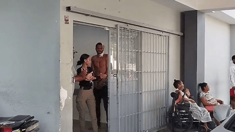 Fachada del Centro de Corrección y Rehabilitación El Pinito en La Vega, República Dominicana, tras motín con heridos