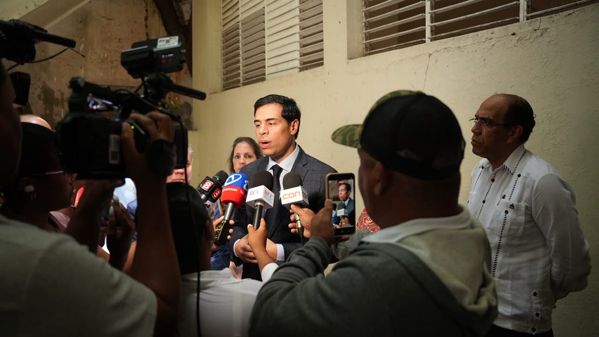 Roberto Ángel Salcedo presenta avances del proyecto del Museo de Historia y Tradiciones de Santiago en el antiguo edificio del INPOSDOM