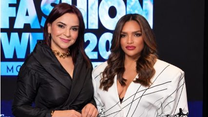 Diseñadora dominicana Tiffany Fermín junto a las empresarias Albania Rosario y Melkiz Díaz en Dominican Republic Fashion Week