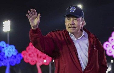 Banderas de Nicaragua y República Dominicana en medio de una tensión diplomática