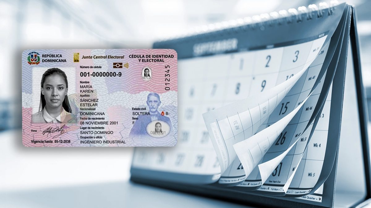 Ciudadanos dominicanos formados en un centro de cedulación de la JCE para retirar su nueva cédula de identidad y electoral