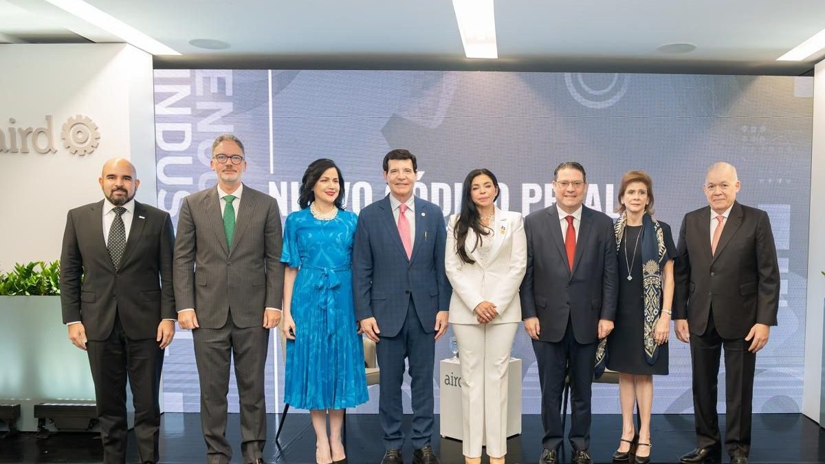 Julio Virgilio Brache, presidente de la AIRD, durante el Encuentro Industrial sobre el nuevo Código Penal en Santo Domingo