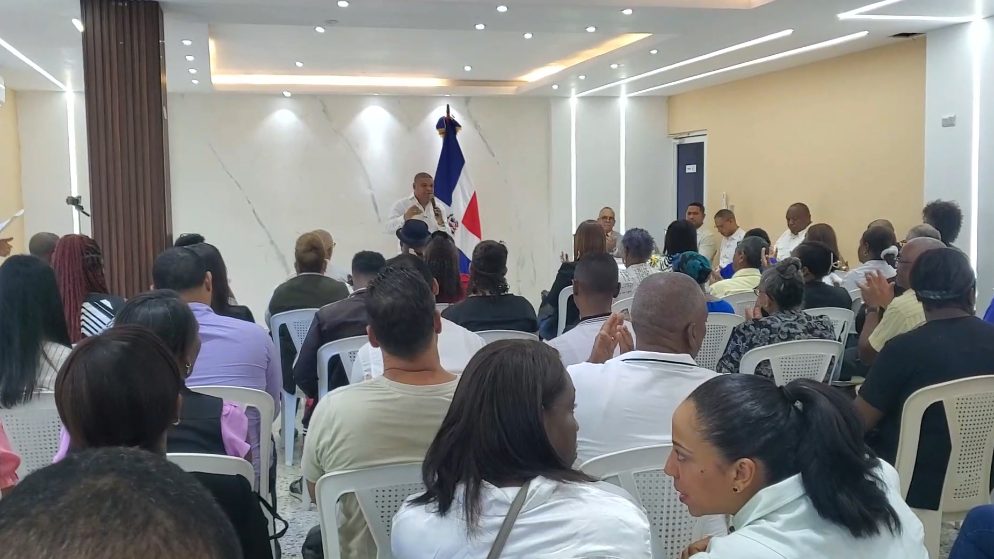 Taller sobre el nuevo Código Penal celebrado en el Cuerpo de Bomberos de Guaricano, Santo Domingo Norte