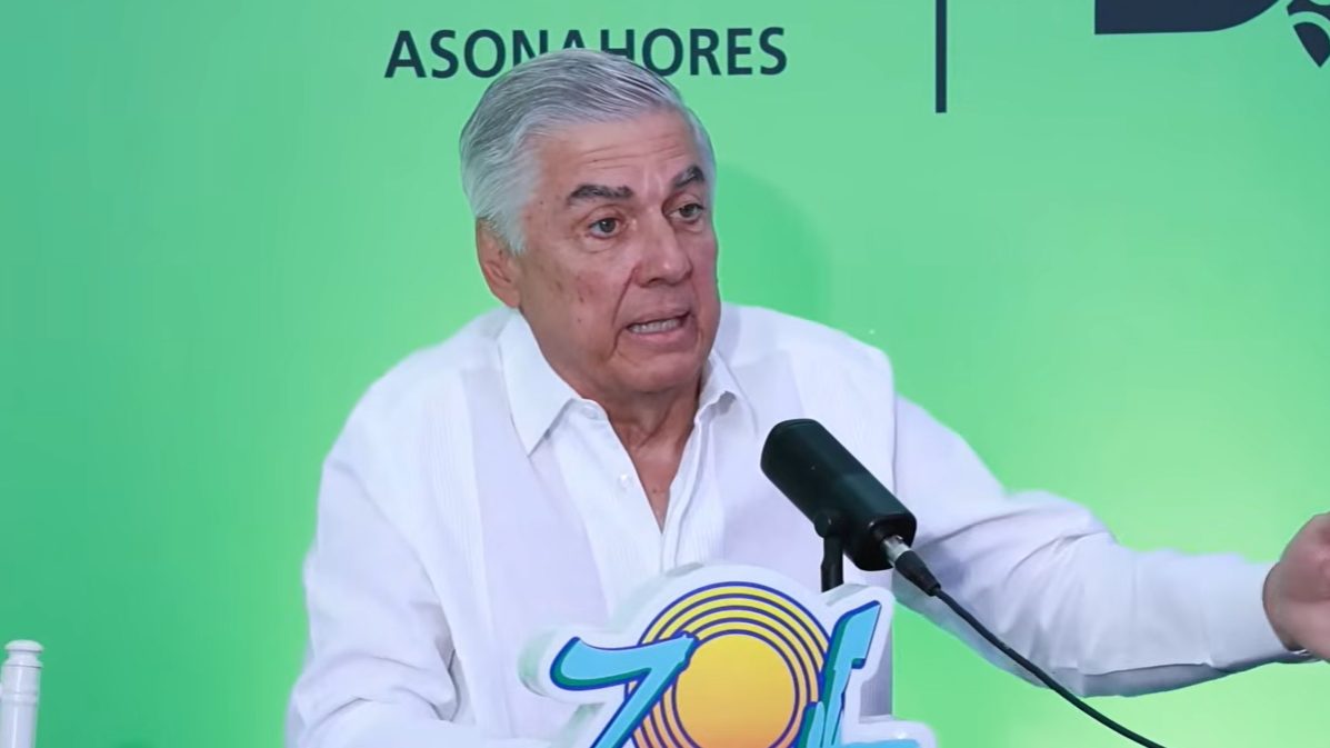 Juan Bancalari, presidente de Asonahores, durante declaraciones sobre apertura de restaurantes en Santo Domingo
