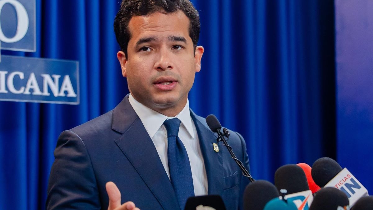 El senador Omar Fernández habla sobre política migratoria y seguridad en la frontera dominicana