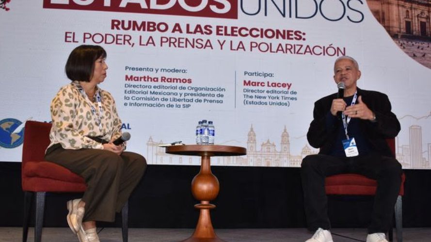 Marc Lacey, director editorial del New York Times, habla en la 82a Asamblea General de la SIP en Bogotá