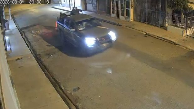 Calle Duarte de Mao, Valverde, donde un joven en motocicleta perdió la vida tras ser impactado por un vehículo perseguido por el Ejército