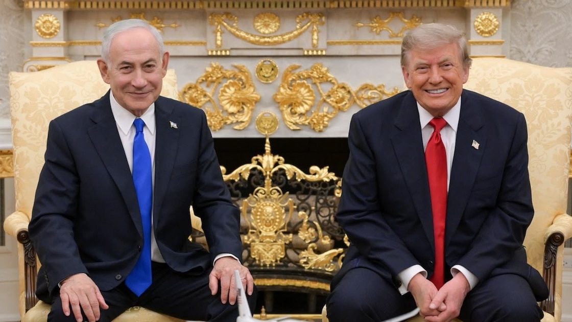 Donald Trump y Benjamin Netanyahu en reunión bilateral, con banderas de EE.UU. e Israel al fondo