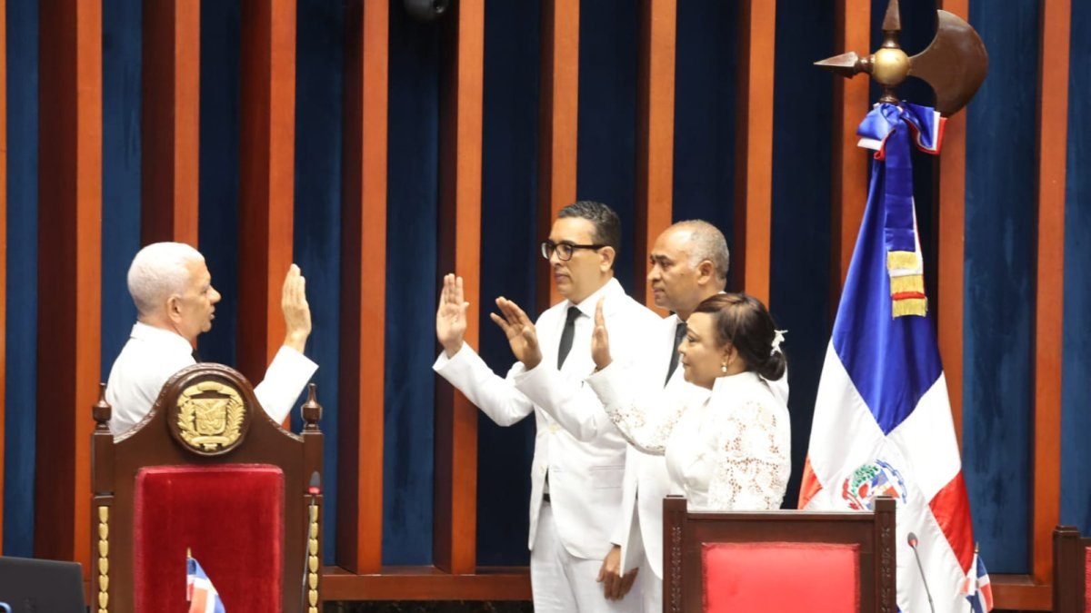 Ricardo de los Santos juramentado como presidente del Senado dominicano el 16 de agosto de 2026