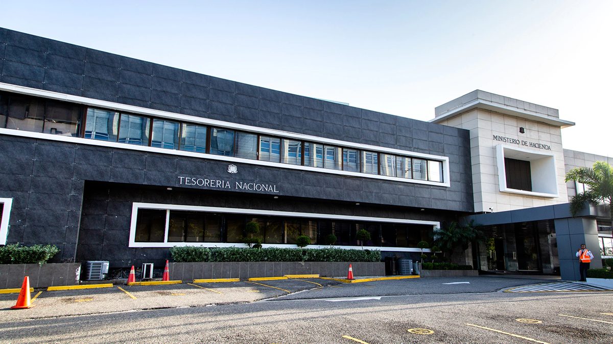Edificio de la Tesorería Nacional de República Dominicana donde se gestionan los pagos a proveedores del Estado