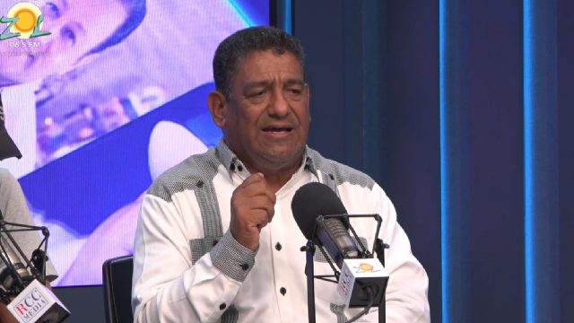 Sacos de arroz apilados en una factoría arrocera de República Dominicana