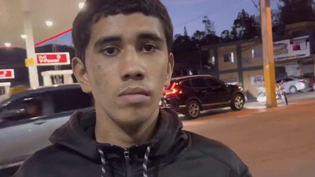 Ángel Núñez Cepeda, prófugo de la cárcel de La Vega, al entregarse voluntariamente a las autoridades en Jarabacoa