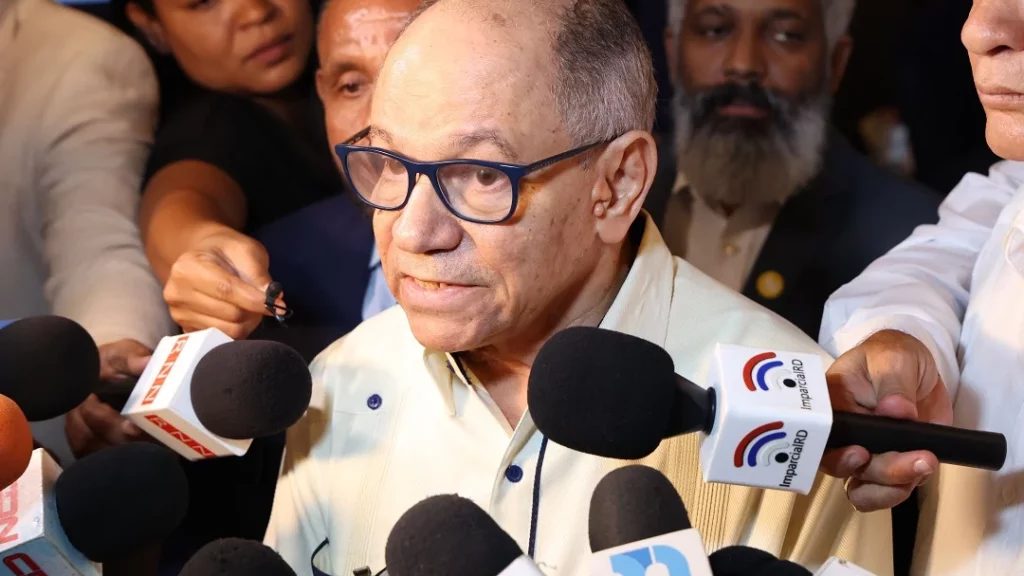 Rafael Pepe Abreu presidente de la CNUS durante declaraciones sobre protestas sindicales por la cesantía
