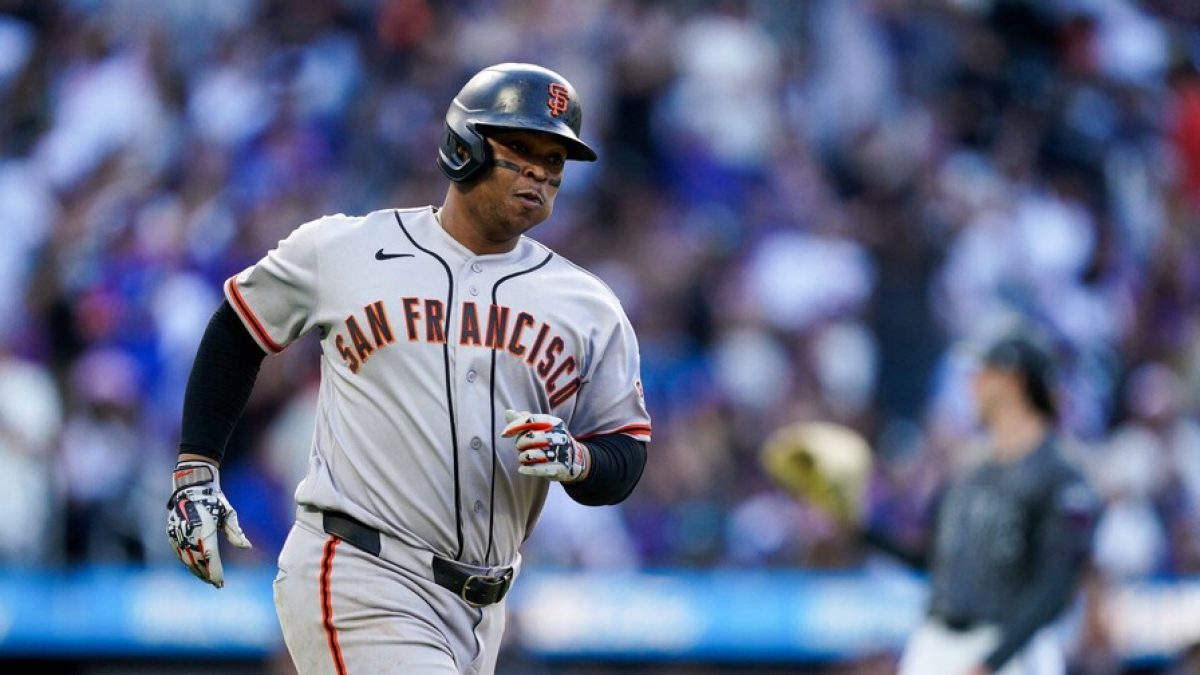 Rafael Devers celebra tras conectar un jonrón con los San Francisco Giants en partido ante los New York Mets