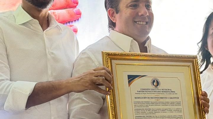 Junior Peralta y José Ignacio Paliza durante acto de reconocimiento del PRM en Nagua el 3 de octubre de 2026