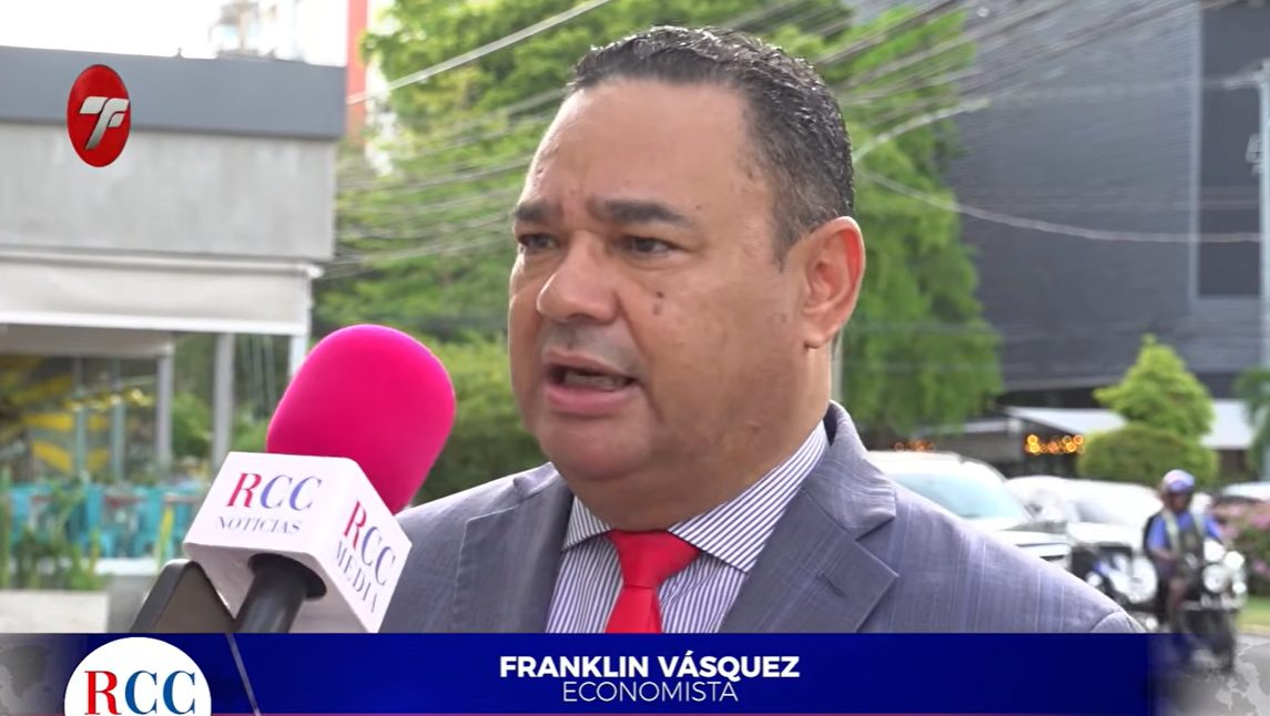 Economista Franklin Vásquez explica reducción de la pobreza monetaria en entrevista con RCC Noticias