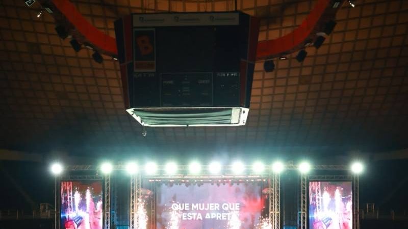 El Prodigio y la Súper Banda en el escenario del Arena del Cibao ante más de 7,000 personas en su reencuentro