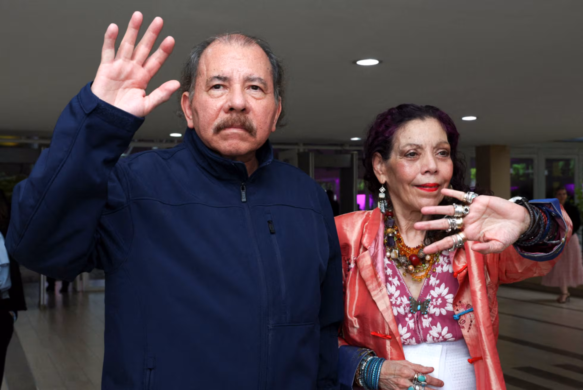 Daniel Ortega y Rosario Murillo en acto oficial en Nicaragua tras aprobación de reforma constitucional