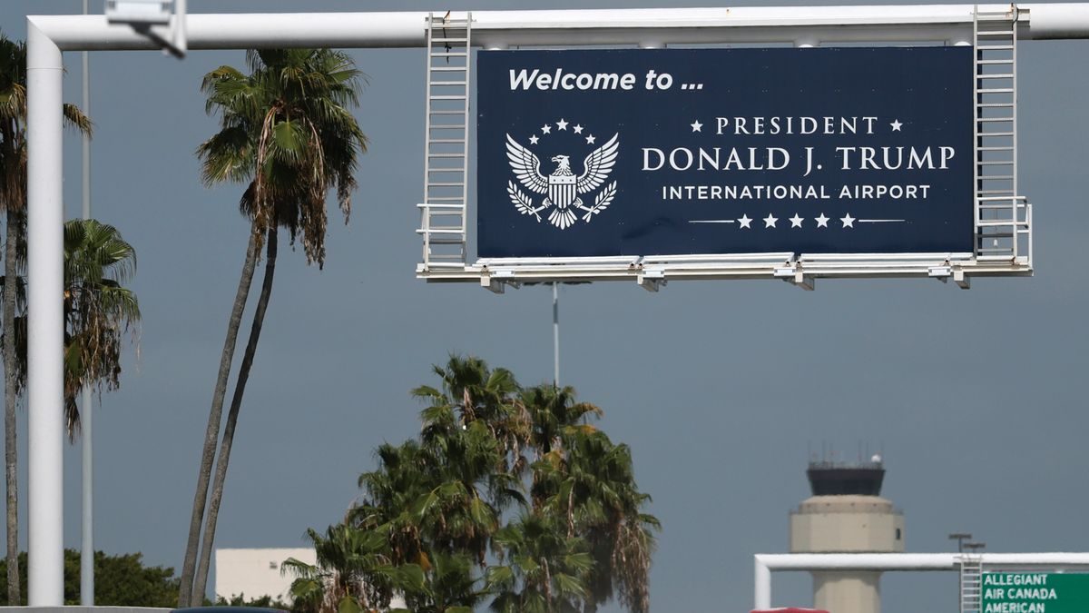 Terminal del aeropuerto de Palm Beach en Florida ahora renombrado en honor a Donald Trump