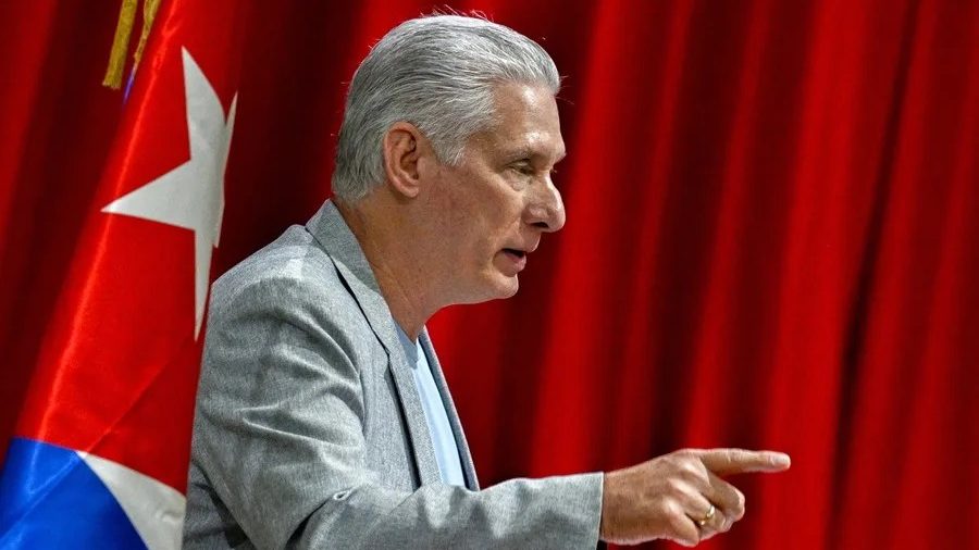 Miguel Díaz-Canel en acto oficial en La Habana mientras Estados Unidos anuncia nuevas sanciones contra Cuba