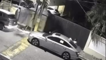 Fotograma de cámara de seguridad que muestra el secuestro del empresario Andy Louissaint en República Dominicana