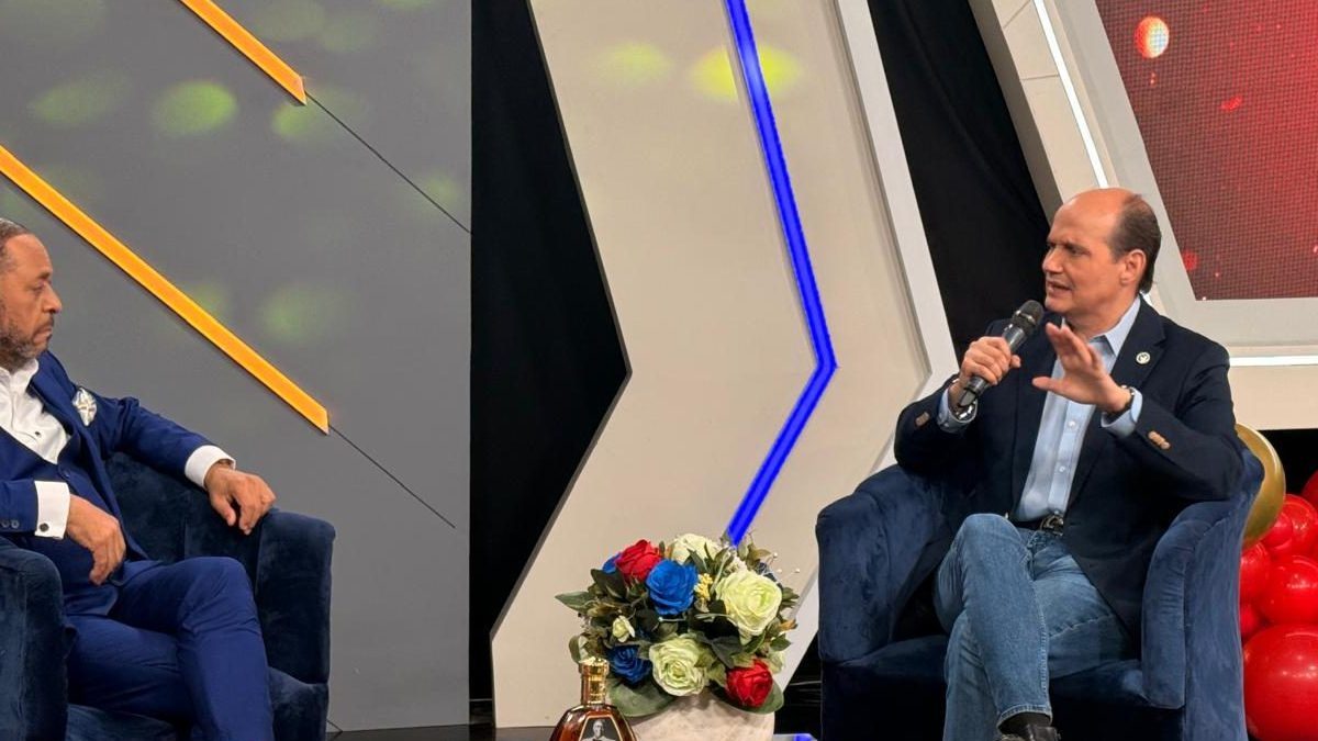 Ramfis Domínguez Trujillo en entrevista televisiva del programa El Domingo es Mío en Telemicro