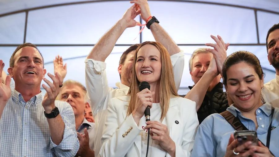 Soledad Núñez celebra su triunfo en las elecciones municipales de Asunción, Paraguay, el 4 de octubre de 2026