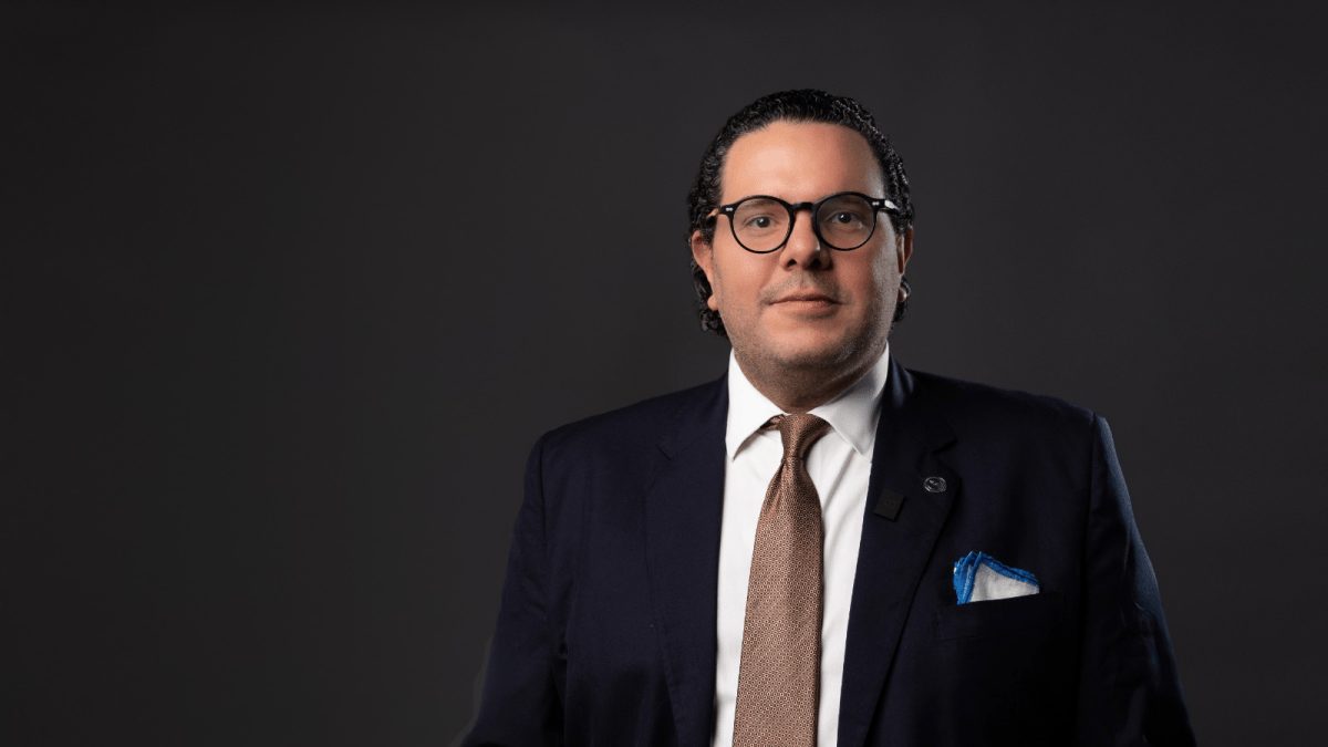 Presidente Luis Abinader firma decreto de nombramiento del nuevo superintendente de Bancos de República Dominicana