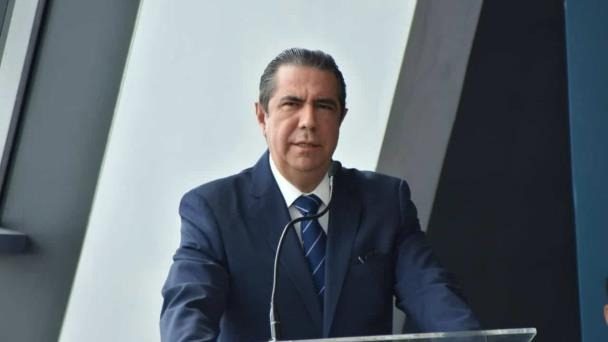 Francisco Javier García en rueda de prensa rodeado de dirigentes del PLD tras suspensión de consulta interna