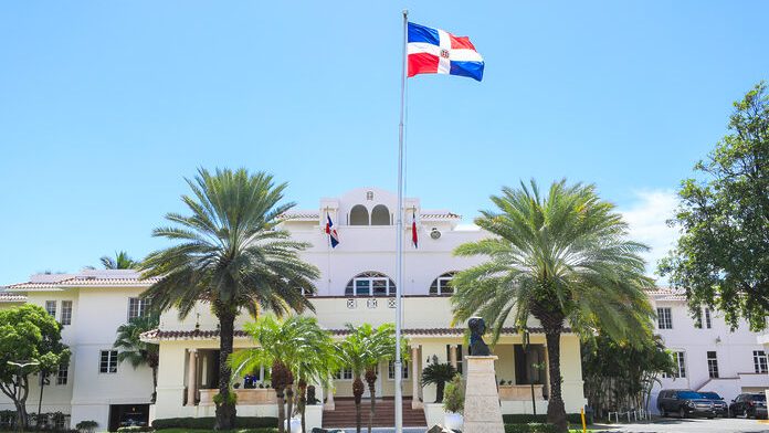 Edificios en Ciudad de Panamá tras el terremoto de magnitud 7.7 que sacudió el país centroamericano