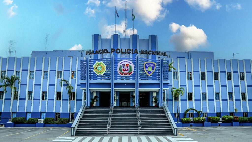 Oscar Alberto de los Santos alias La Rabia entregándose a la Policía Nacional en Santo Domingo tras el tiroteo en Boca Chica