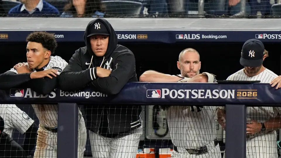 Estadio de los Yankees de Nueva York durante un partido de béisbol de la MLB en el Bronx