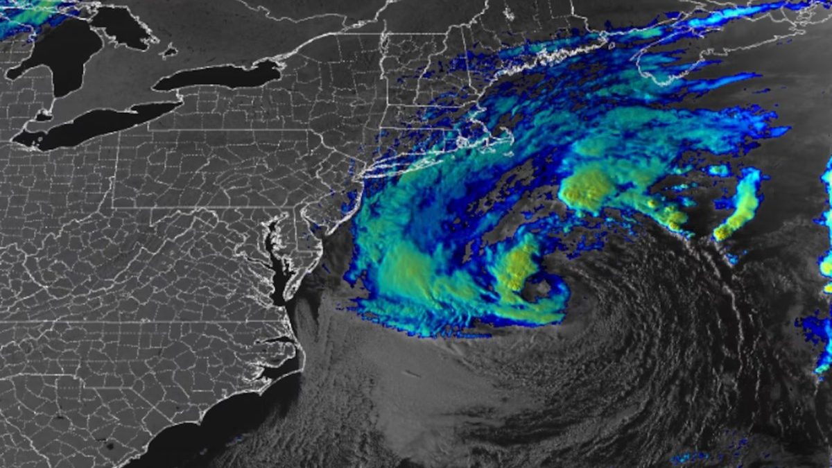 Imagen satelital de la tormenta subtropical Josephine sobre el Atlántico norte cerca de la costa este de Estados Unidos