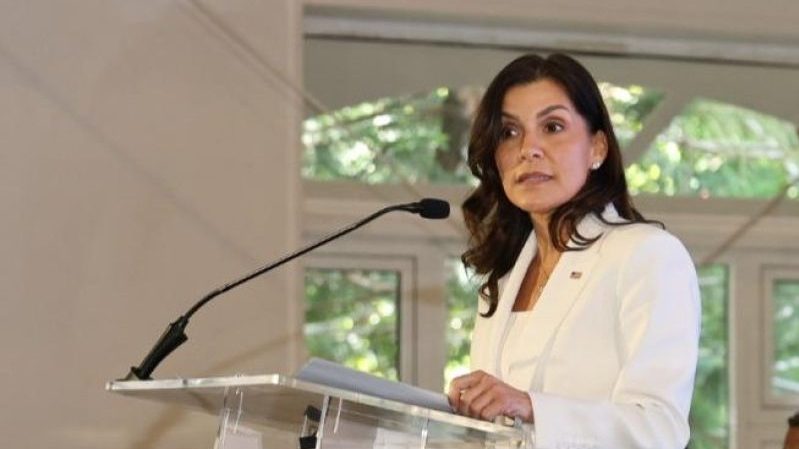 Embajadora de EE.UU. en República Dominicana Leah Francis Campos en conferencia sobre turismo de nacimiento
