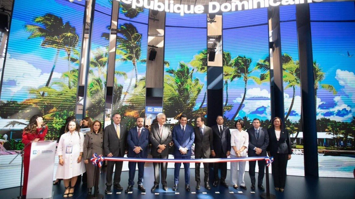 Ministro David Collado encabeza delegación dominicana en la feria turística IFTM Top Resa en París, Francia