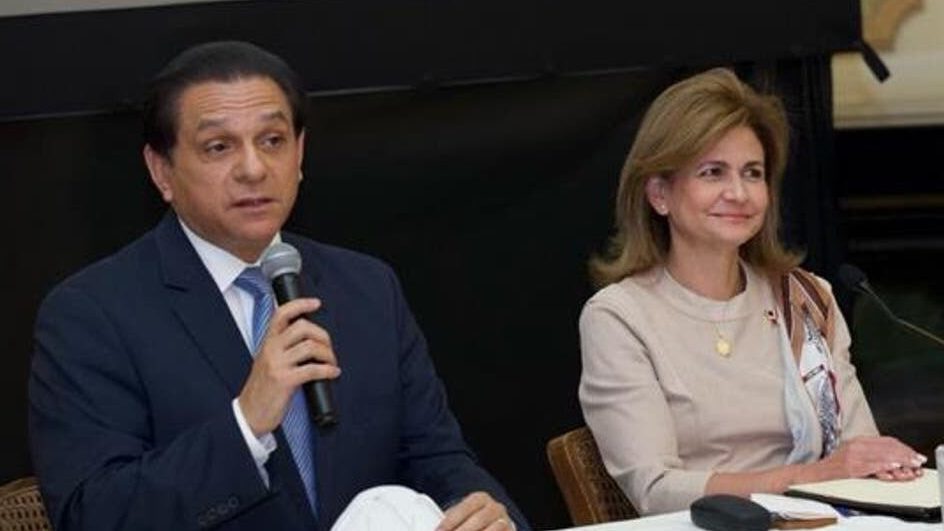 Senador Daniel Rivera durante acto político junto al equipo de la vicepresidenta Raquel Peña en República Dominicana