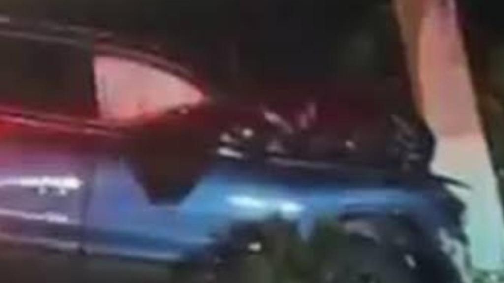 Yipeta accidentada contra un poste eléctrico en la carretera hacia Castañuelas, Montecristi